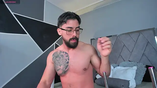 Snapshot of Markbrown chatting on 01.21.25 Markbrown online show from 01.21.25