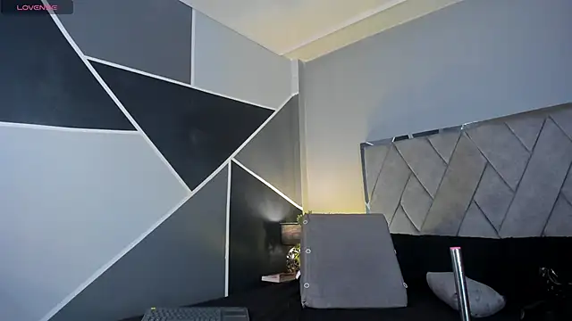 Snapshot of Markbrown chatting on 02.19.25 Markbrown online show from 02.19.25