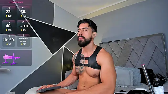 Snapshot of Markbrown chatting on 03.01.25 Markbrown online show from 03.01.25