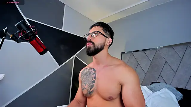 Snapshot of Markbrown chatting on 03.08.25 Markbrown online show from 03.08.25