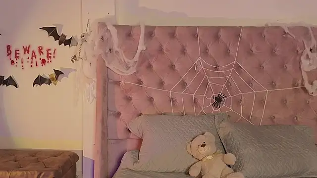  Linoshka 1 online show from 10.30.25