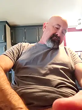 Snapshot of scottym chatting on 12.20.25 scottym online show from 12.20.25