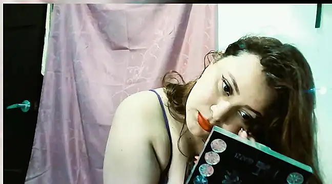 Snapshot of SofiaOlivares chatting on 12.04.24 SofiaOlivares online show from 12.04.24