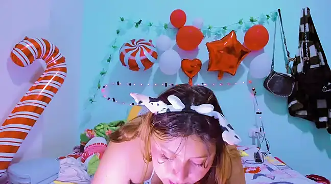 Snapshot of SofiaOlivares chatting on 12.29.24 SofiaOlivares online show from 12.29.24