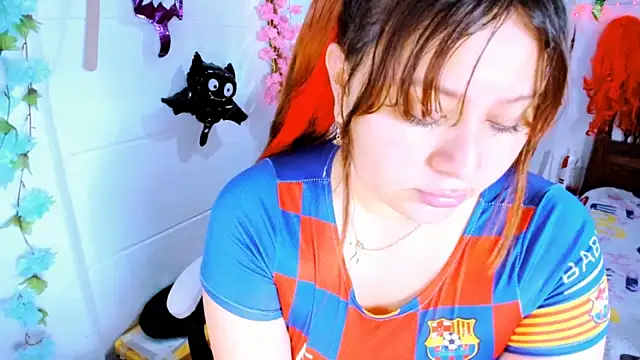 Snapshot of SofiaOlivares chatting on 10.10.25 SofiaOlivares online show from 10.10.25