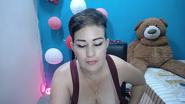 Sunny rayz  online show from 02.16.25