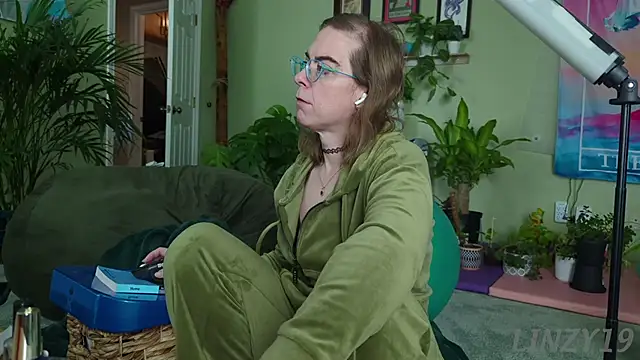 Linzy 19 online show from 01.16.26