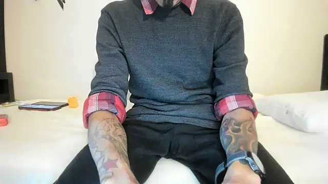 Snapshot of RoosterWabbit chatting on 10.04.25 RoosterWabbit online show from 10.04.25