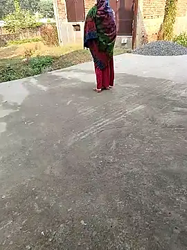 COUPLLE VILLAGE online show from 11.09.25