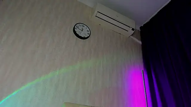 Miss Kreez online show from 09.09.25