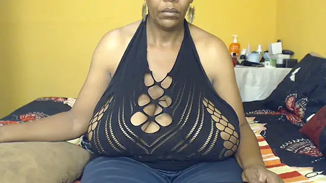 Snapshot of bustykelly chatting on 03.02.26 bustykelly online show from 03.02.26