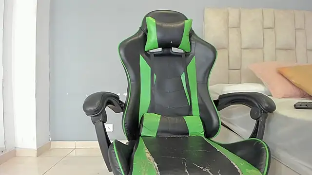 aida rose  online show from 01.04.25