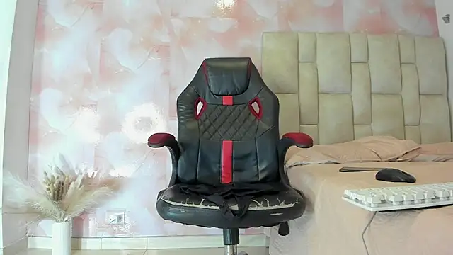 aida rose  online show from 03.10.25