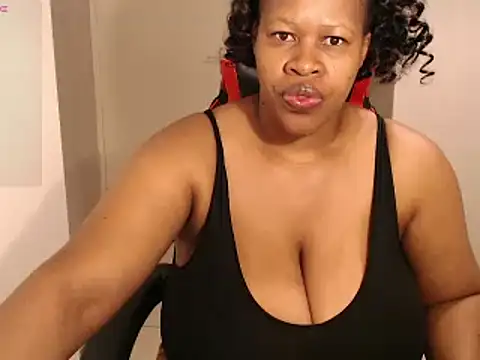 bustylisa1983 online show from 02.20.25