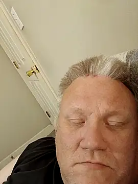 Snapshot of Jbirdb48 chatting on 11.18.25 Jbirdb48 online show from 11.18.25