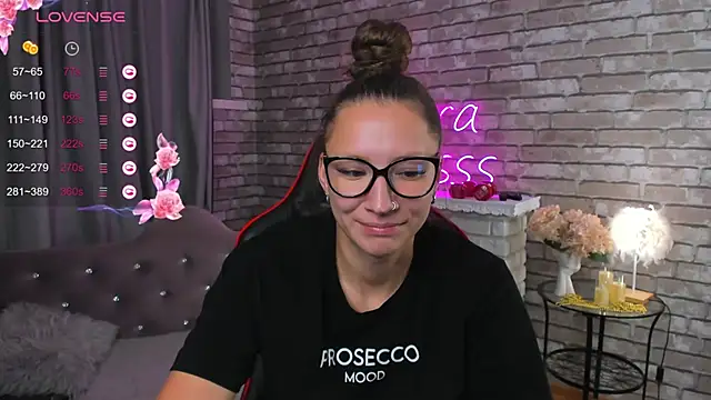 SarahCoksss online show from 10.02.25