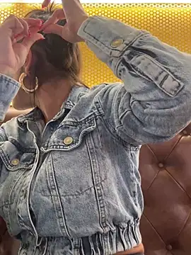 Mau White online show from 12.27.24