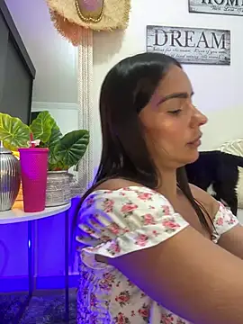 Mau White online show from 02.05.25