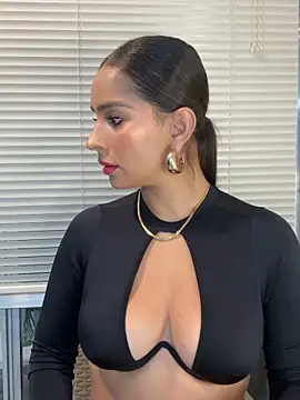 Mau White online show from 09.10.25