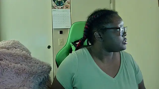 Yagurl  west online show from 01.14.25