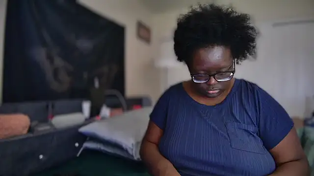 Yagurl  west online show from 01.28.25