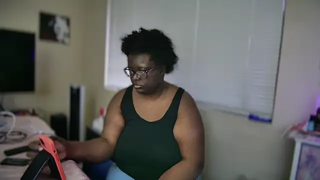 Yagurl  west online show from 02.12.25