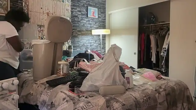 Yagurl  west online show from 09.22.25