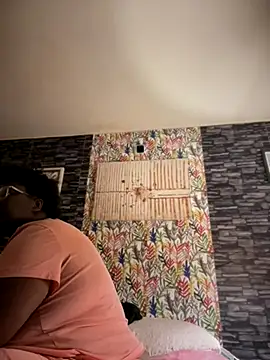 Snapshot of Yagurl__west chatting on 12.02.25 Yagurl west online show from 12.02.25