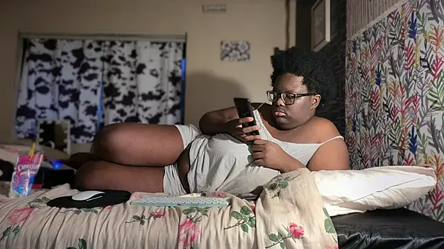 Snapshot of Yagurl__west chatting on 01.15.26 Yagurl west online show from 01.15.26