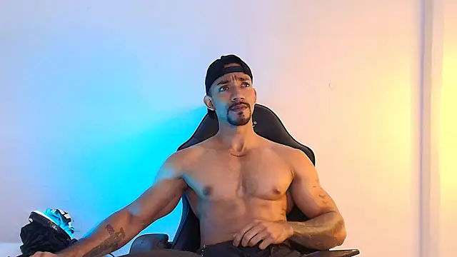 Manolo Hot1 online show from 01.20.25