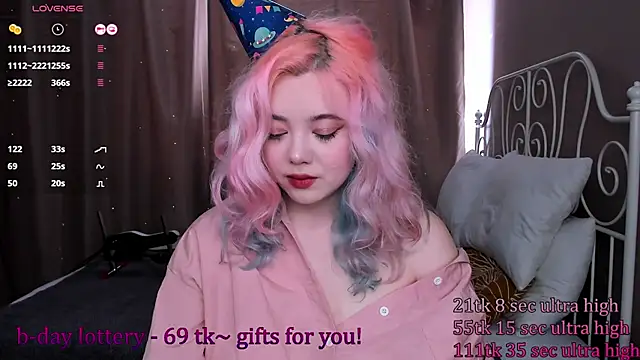   KawaiiYuki   online show from 02.24.25