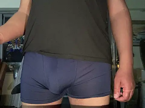 Snapshot of ThickDick_Daddy chatting on 04.15.26 ThickDick Daddy online show from 04.15.26