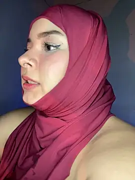 Snapshot of aneesa_darzi chatting on 01.16.25 aneesa darzi online show from 01.16.25