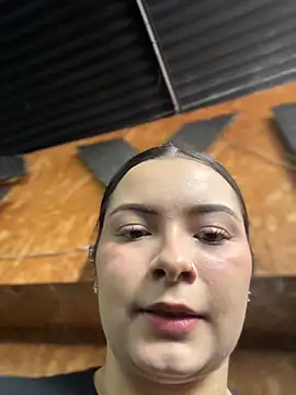 Snapshot of aneesa_darzi chatting on 02.03.26 aneesa darzi online show from 02.03.26