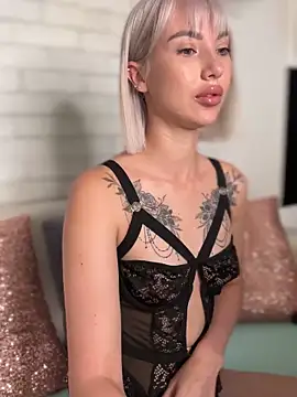 MiaMinx online show from 10.16.25