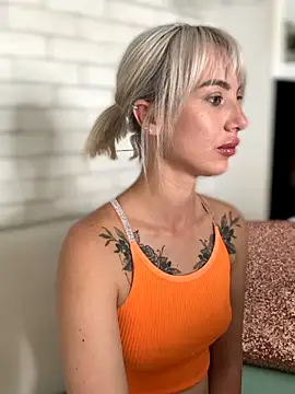 MiaMinx online show from 10.22.25