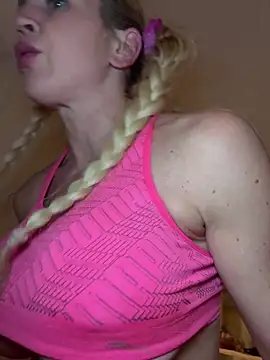 Snapshot of Kate-monroe chatting on 02.25.26 Kate-monroe online show from 02.25.26