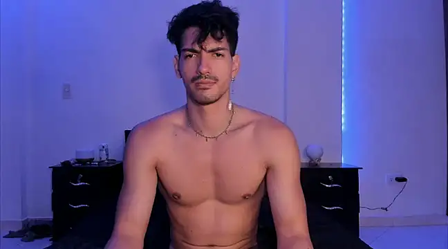 Snapshot of magnusifrit chatting on 12.20.24 magnusifrit online show from 12.20.24