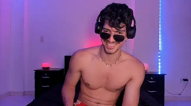 Snapshot of magnusifrit chatting on 01.10.25 magnusifrit online show from 01.10.25