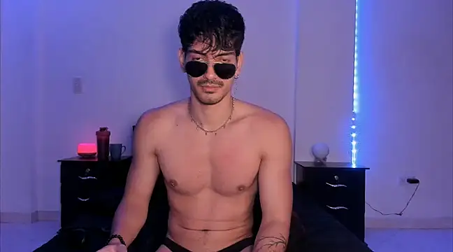 Snapshot of magnusifrit chatting on 01.10.25 magnusifrit online show from 01.10.25