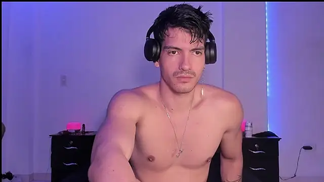 Snapshot of magnusifrit chatting on 02.08.25 magnusifrit online show from 02.08.25