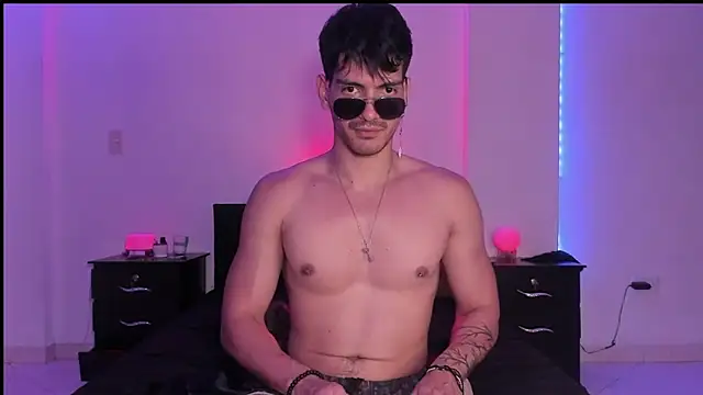 Snapshot of magnusifrit chatting on 02.10.25 magnusifrit online show from 02.10.25