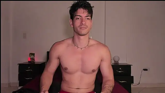 Snapshot of magnusifrit chatting on 03.08.25 magnusifrit online show from 03.08.25