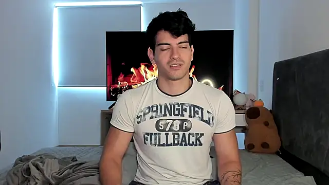 Snapshot of magnusifrit chatting on 10.14.25 magnusifrit online show from 10.14.25