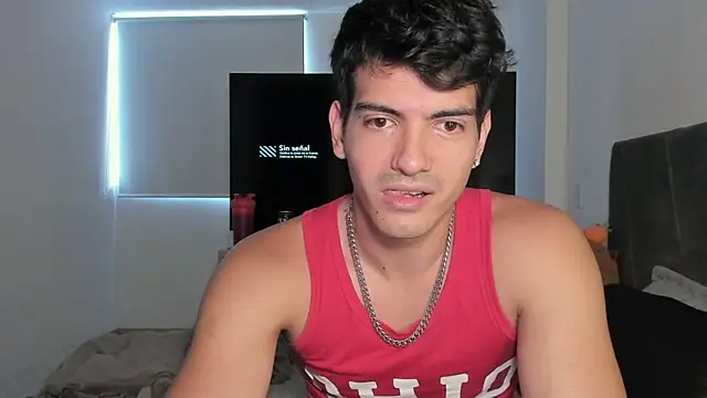 Snapshot of magnusifrit chatting on 10.18.25 magnusifrit online show from 10.18.25