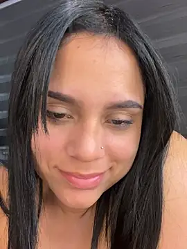 Snapshot of pamela_anderson_ chatting on 12.20.24 pamela anderson online show from 12.20.24