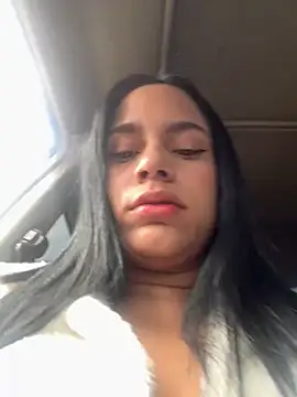 Snapshot of pamela_anderson_ chatting on 12.27.24 pamela anderson online show from 12.27.24