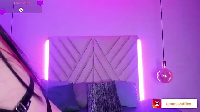 EmmaSwift  online show from 12.04.24