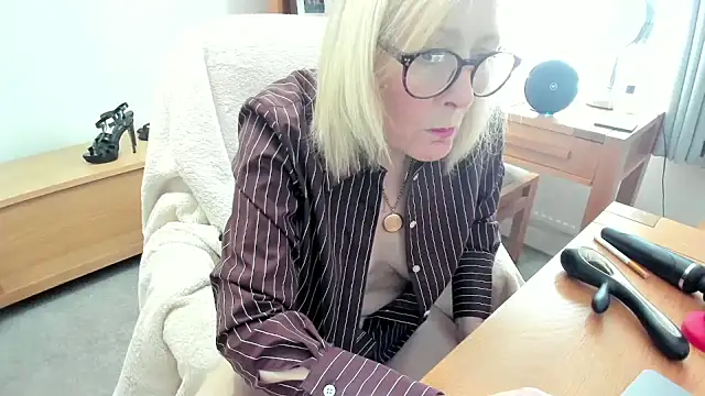Snapshot of Victoria68xx chatting on 03.30.26 Victoria68xx online show from 03.30.26