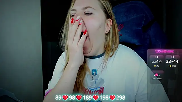 Olivia Munk online show from 11.02.25